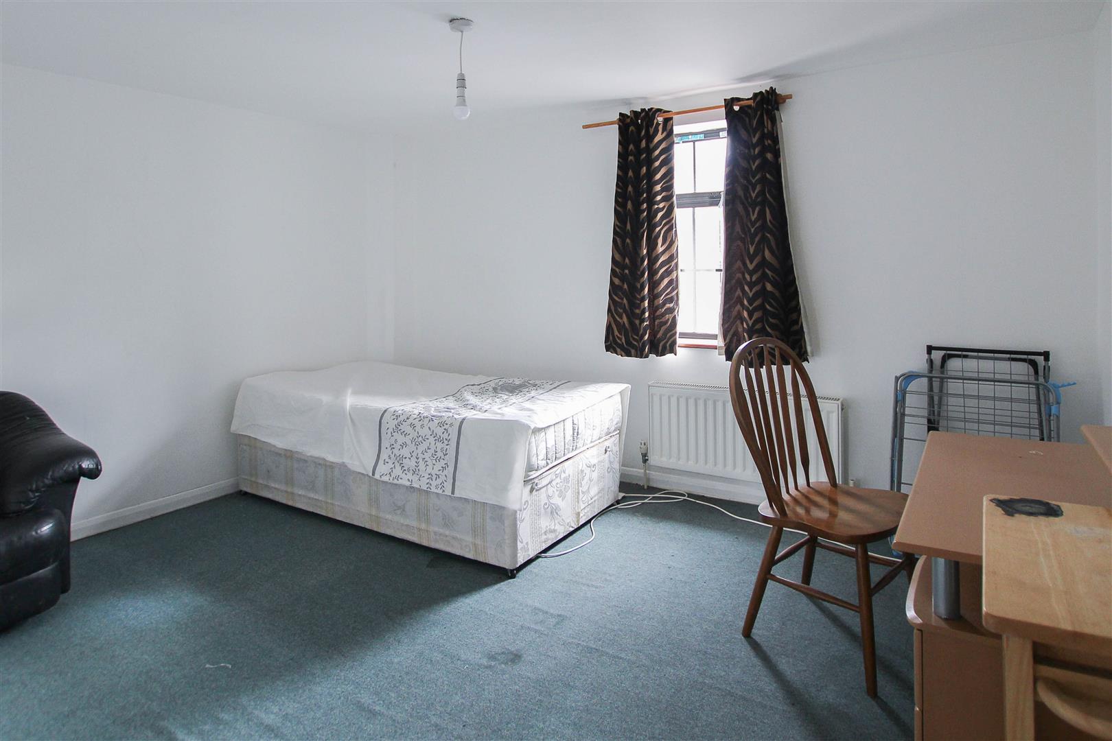 Queens Road, Brentwood Keith Ashton